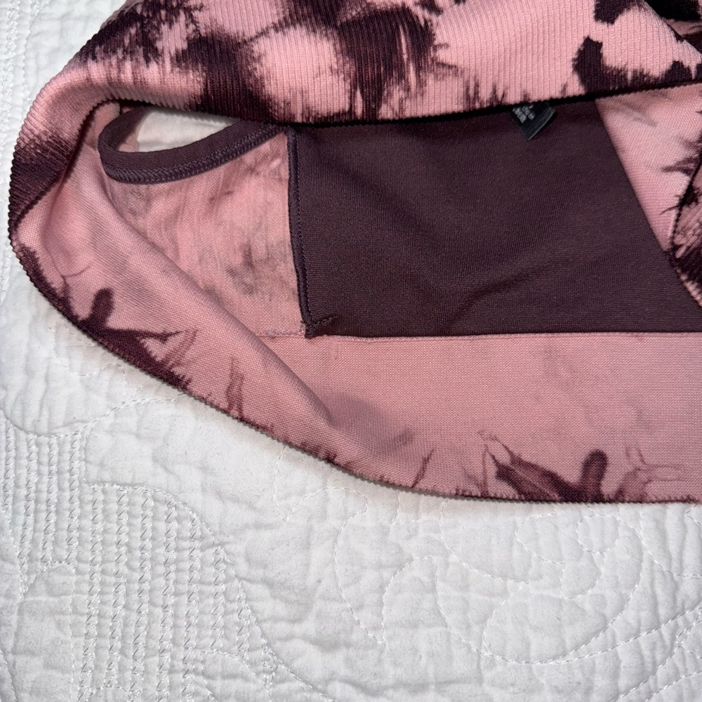 💚PINK Tie-Dye Sports Bra - Pink and Maroon - Picture 4 of 4